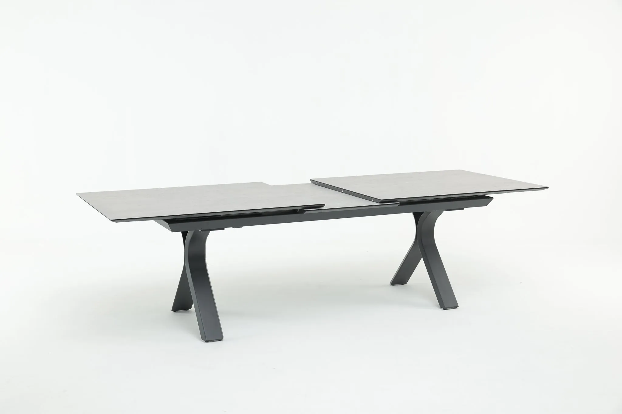 CITOVA Extendable Outdoor Dining Table